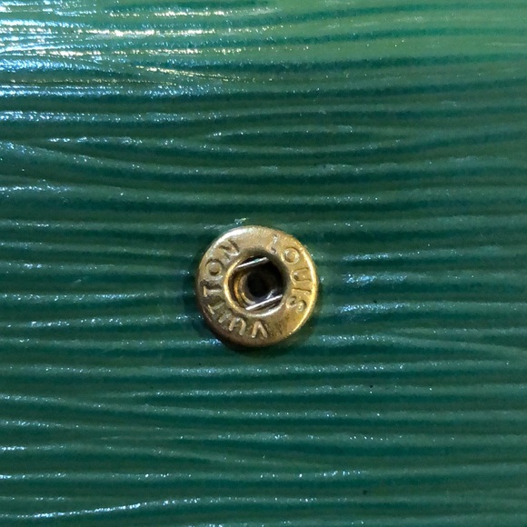 MLOUIS VUITTON Green EPI Kiss Lock Wallet Porte Monnaie Viennois MI0966 - Picture 6 of 17